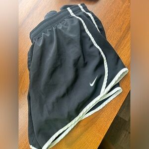 Youth Large Nike shorts